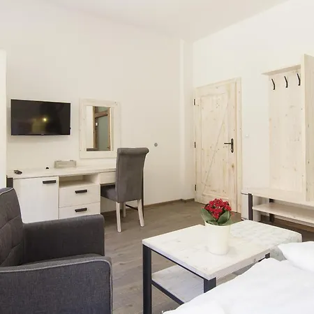 拉尔戈旅馆 招待所 4*